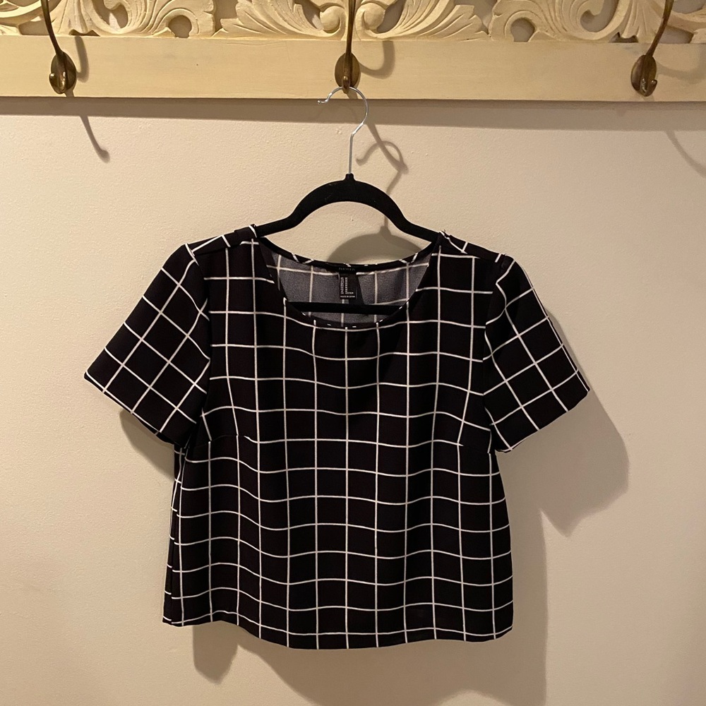 Forever 21 Boxy Crop Top Size Medium